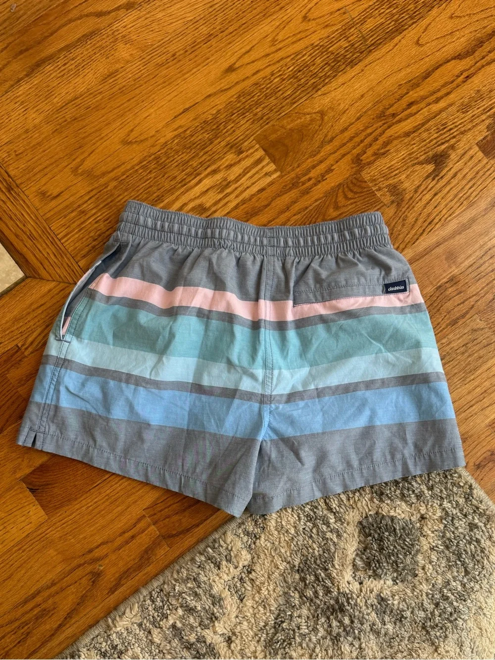 Chubbies boys gray and white swim trunks sz: small